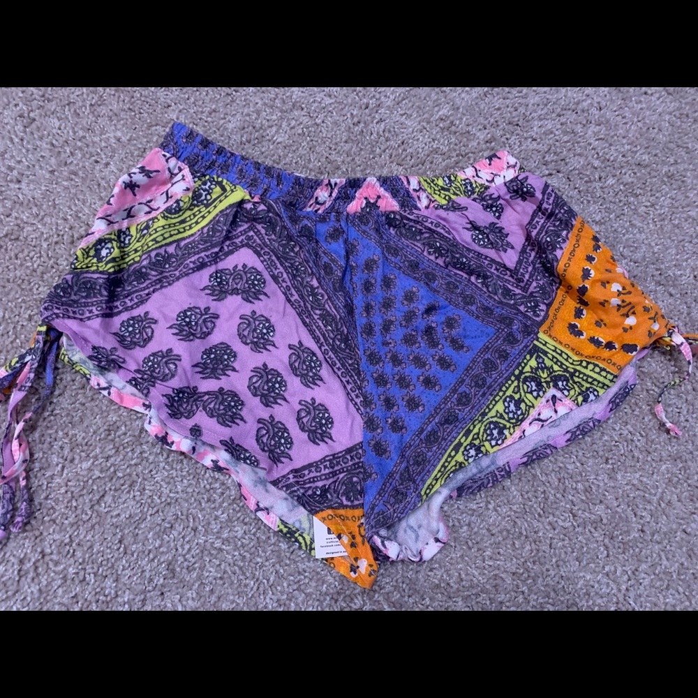 MinkPink colorful patchwork shorts, size M - Picture 3 of 6